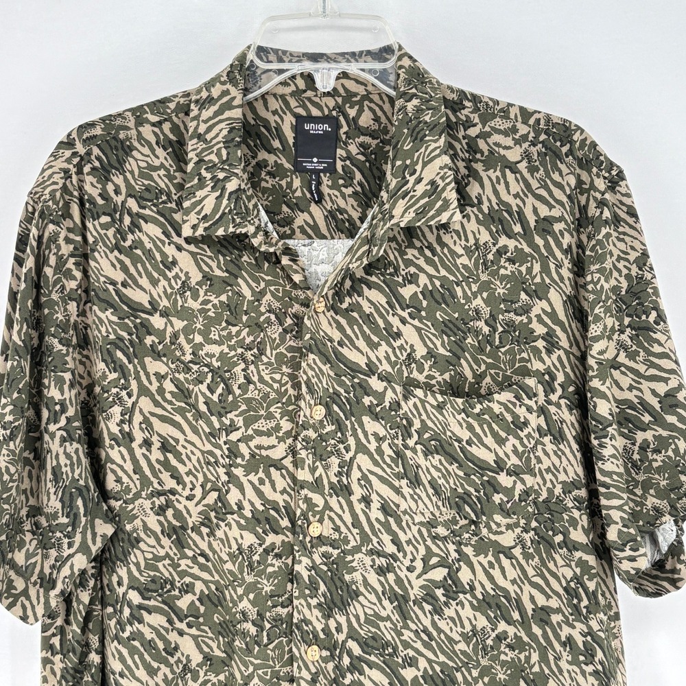 Union Brand Camo Floral Rayon Button Up Shirt Green Tropical Mens Large - Picture 2 of 8